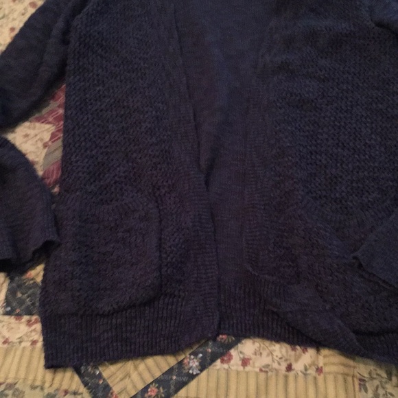 Women’s hooded sweater size xtra small - Picture 3 of 5